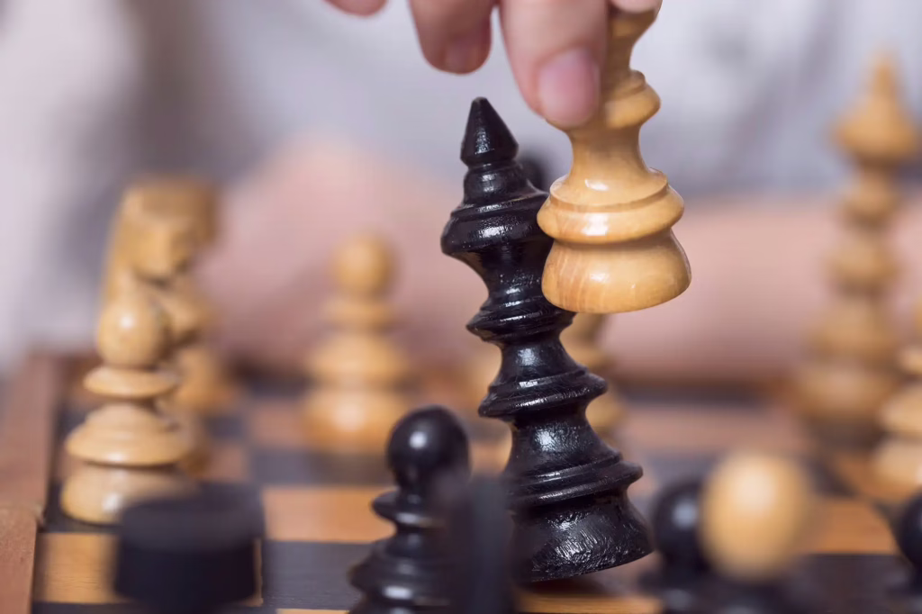 Intensives Schachtraining in Workshops: Für Fortgeschrittene king-has-fallen